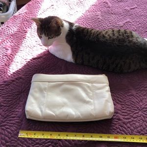 Vintage 1980s Clutch Off-White